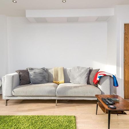 New 2Bd Flat 4Mins To Excel Centre Fast City Links Apartman London Kültér fotó